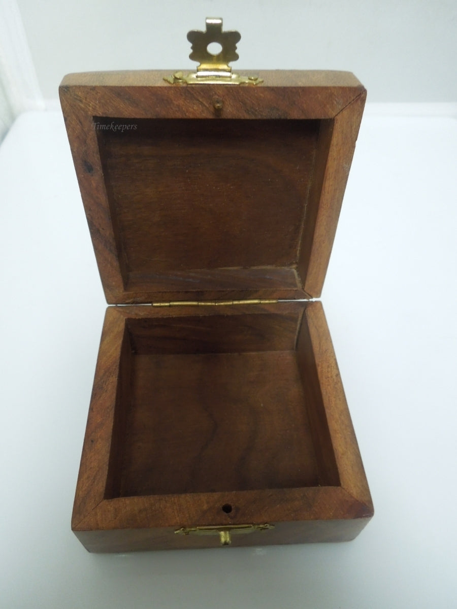 r750 Vintage Small Wooden Keepsake Box Inlay Cross Pattern