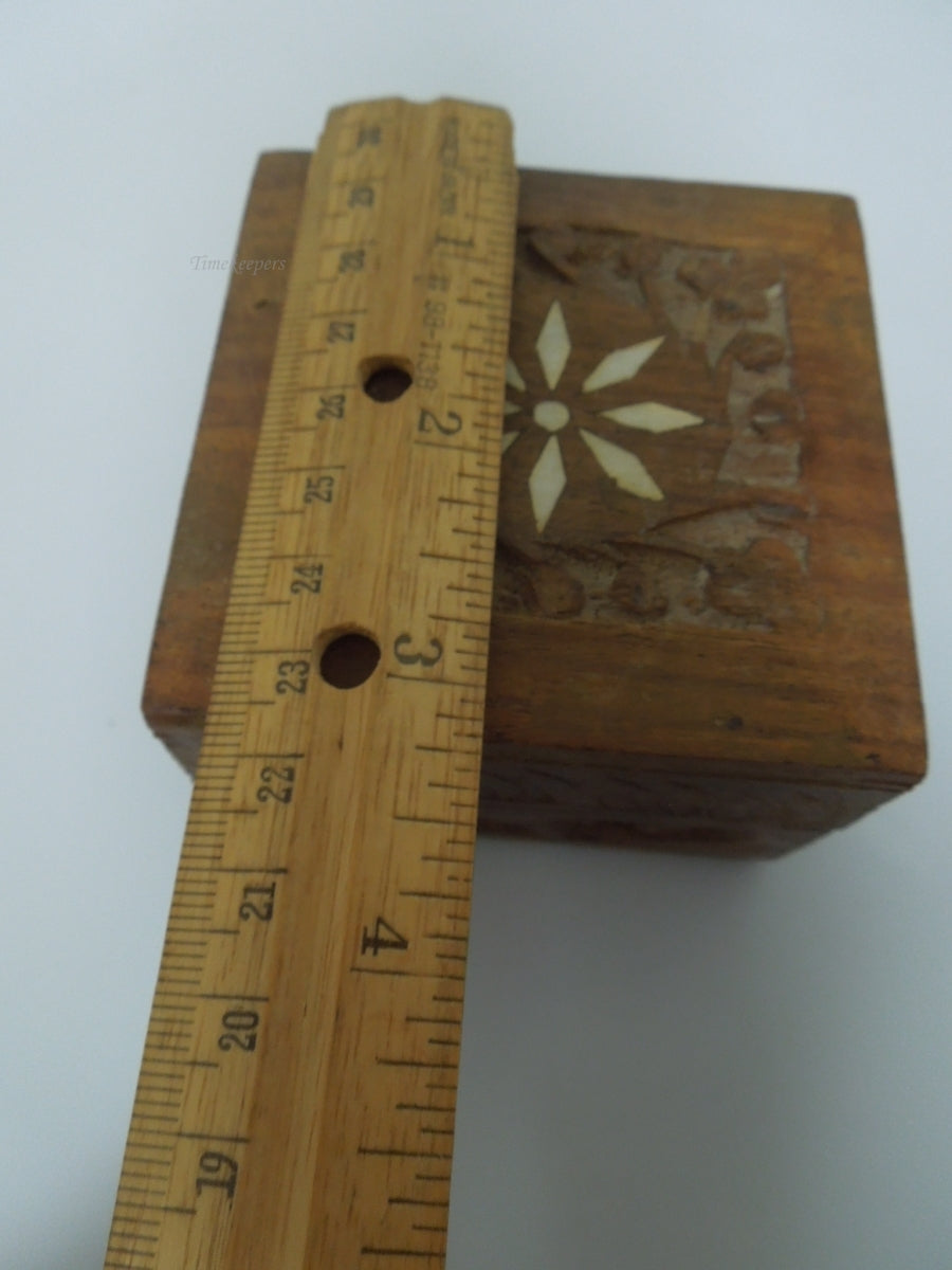 r751 Vintage Small Square Wooden Keepsake Box Hand Carved