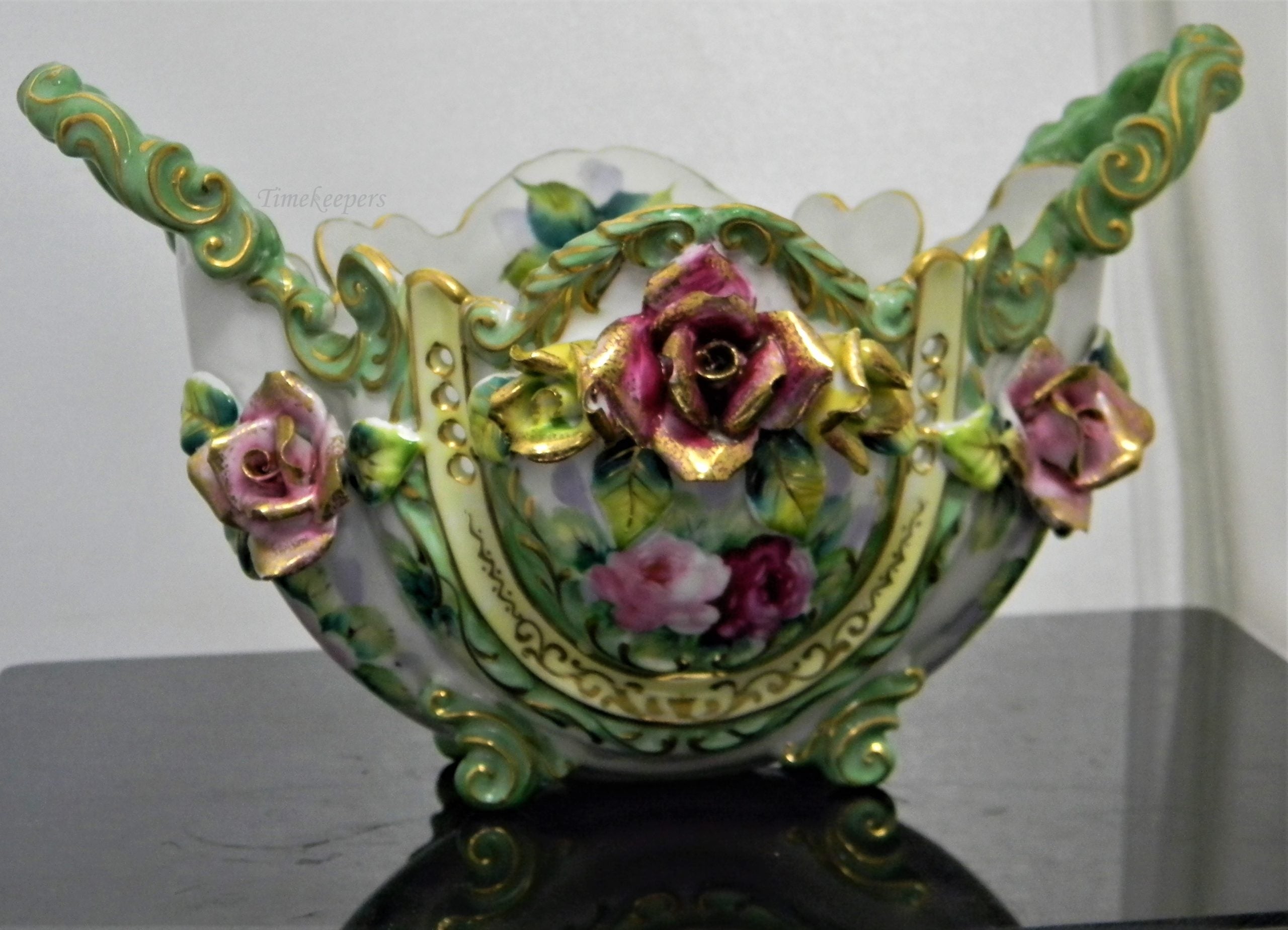 Beautiful selling vintage bowl