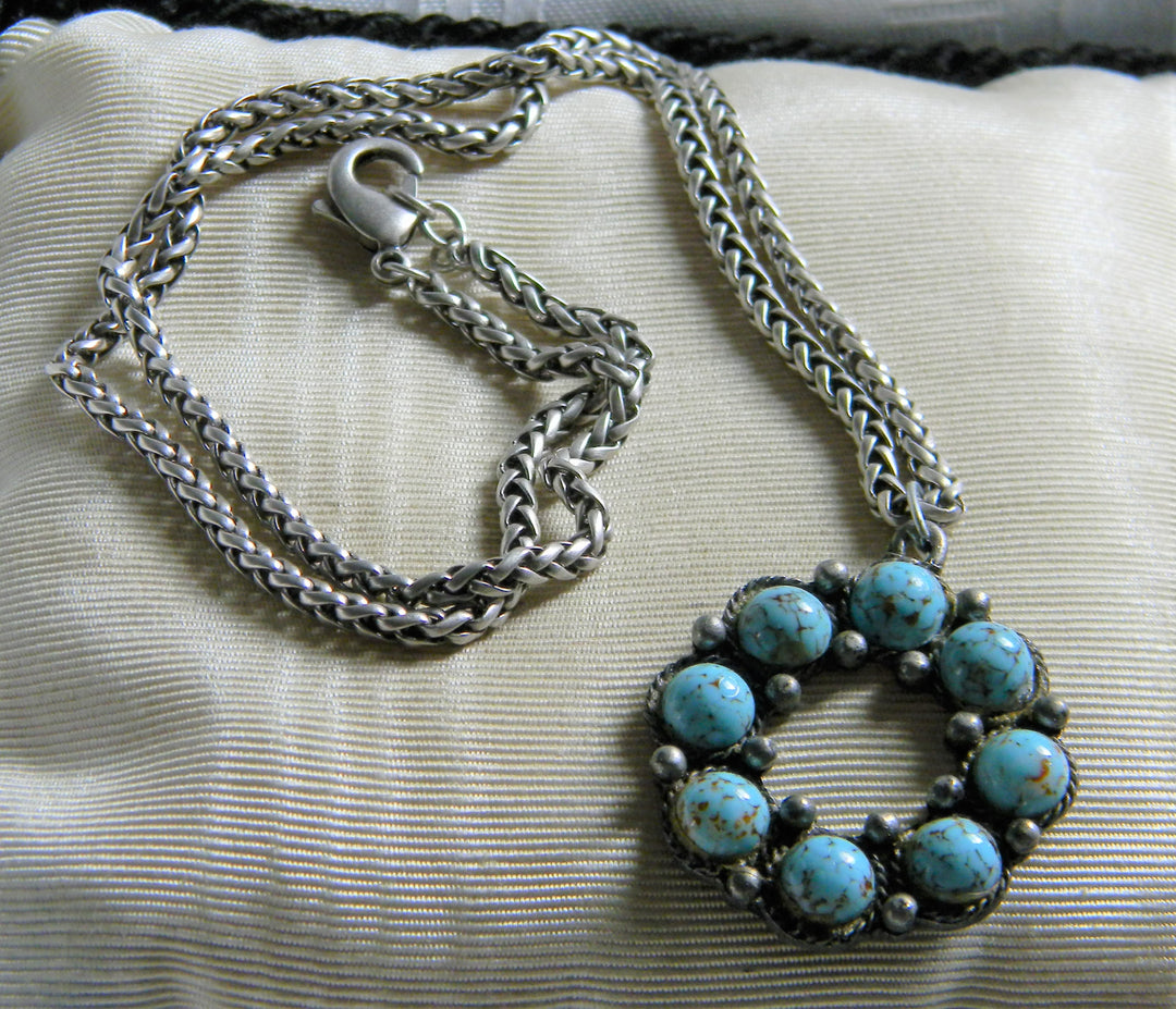 h853 Vintage Silver Tone Round Necklace with Faux Turquoise Stones