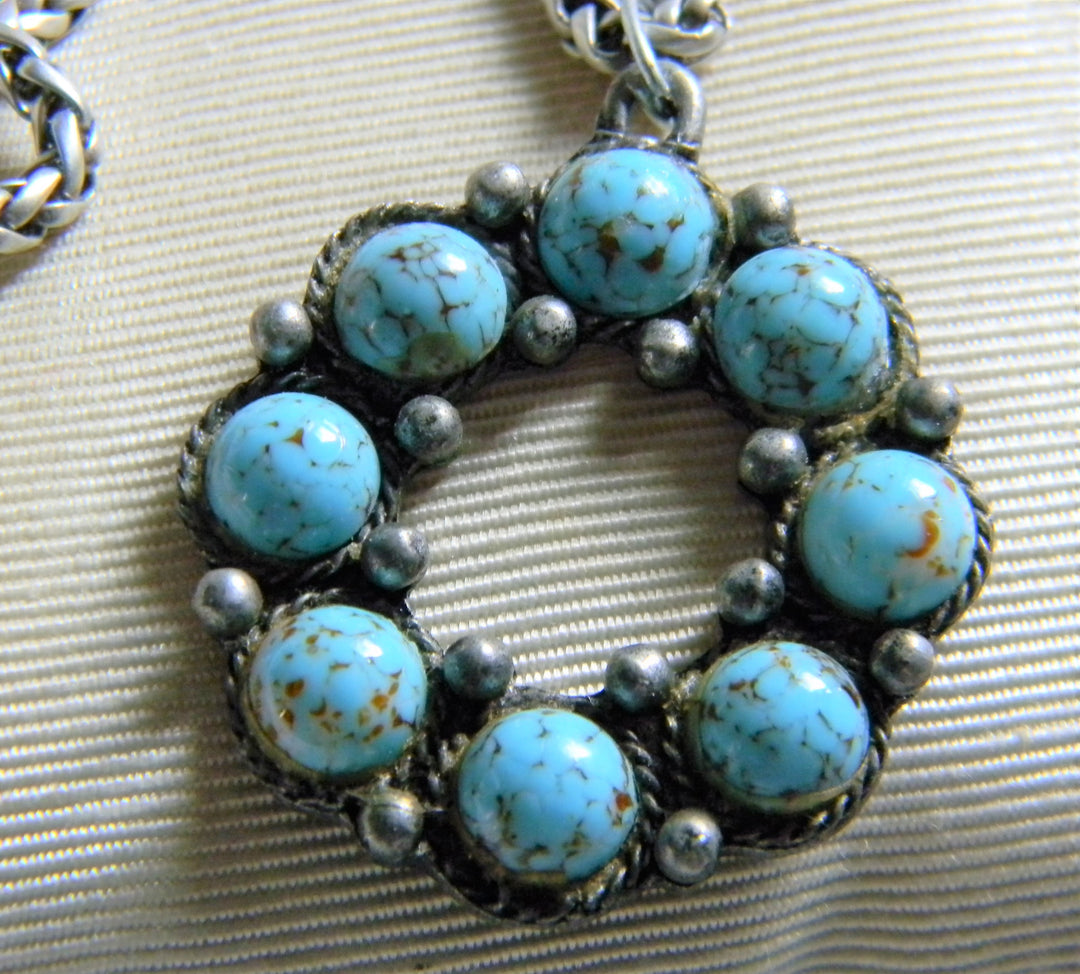 h853 Vintage Silver Tone Round Necklace with Faux Turquoise Stones