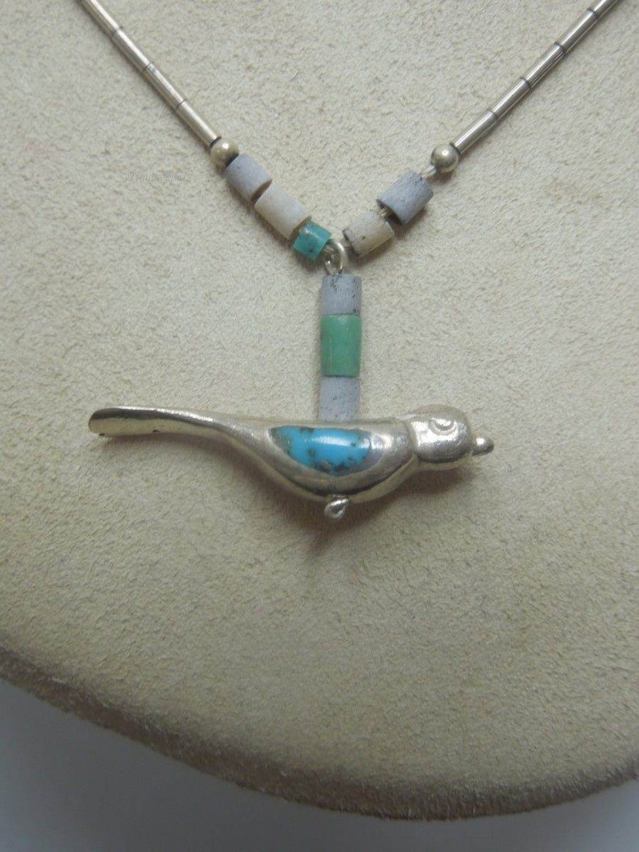 q527 Pretty Parrot Silver Tone Necklace Size 15"