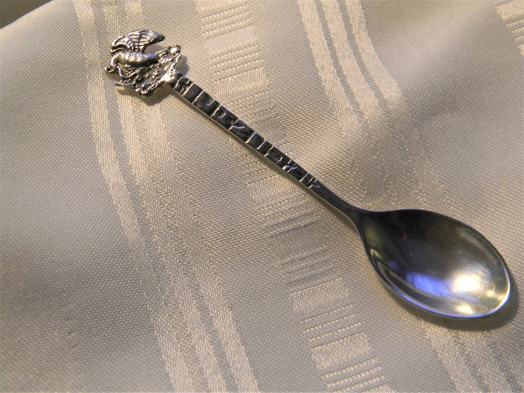 j654 Nice Vintage Preowned Sterling Silver Souvenir Spoon from Cancun