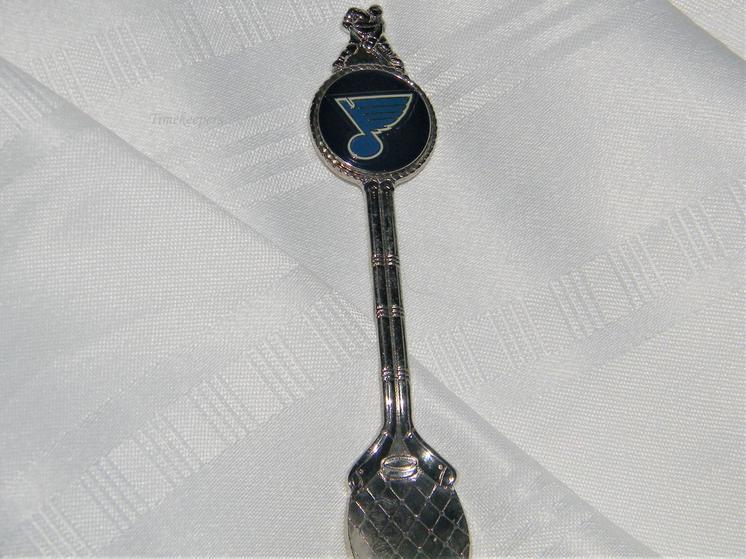 j672 Nice Preowned Stainless Steel Collector Spoon featuring St. Louis Blues NHL