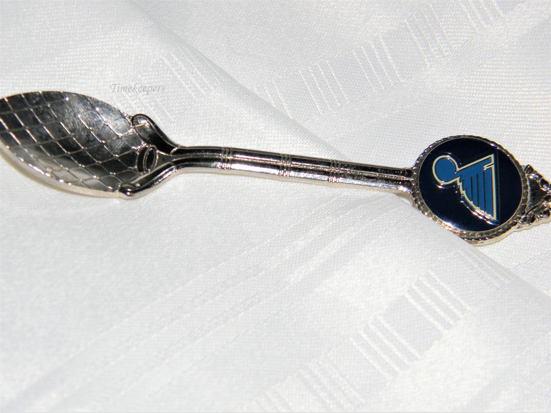 j672 Nice Preowned Stainless Steel Collector Spoon featuring St. Louis Blues NHL