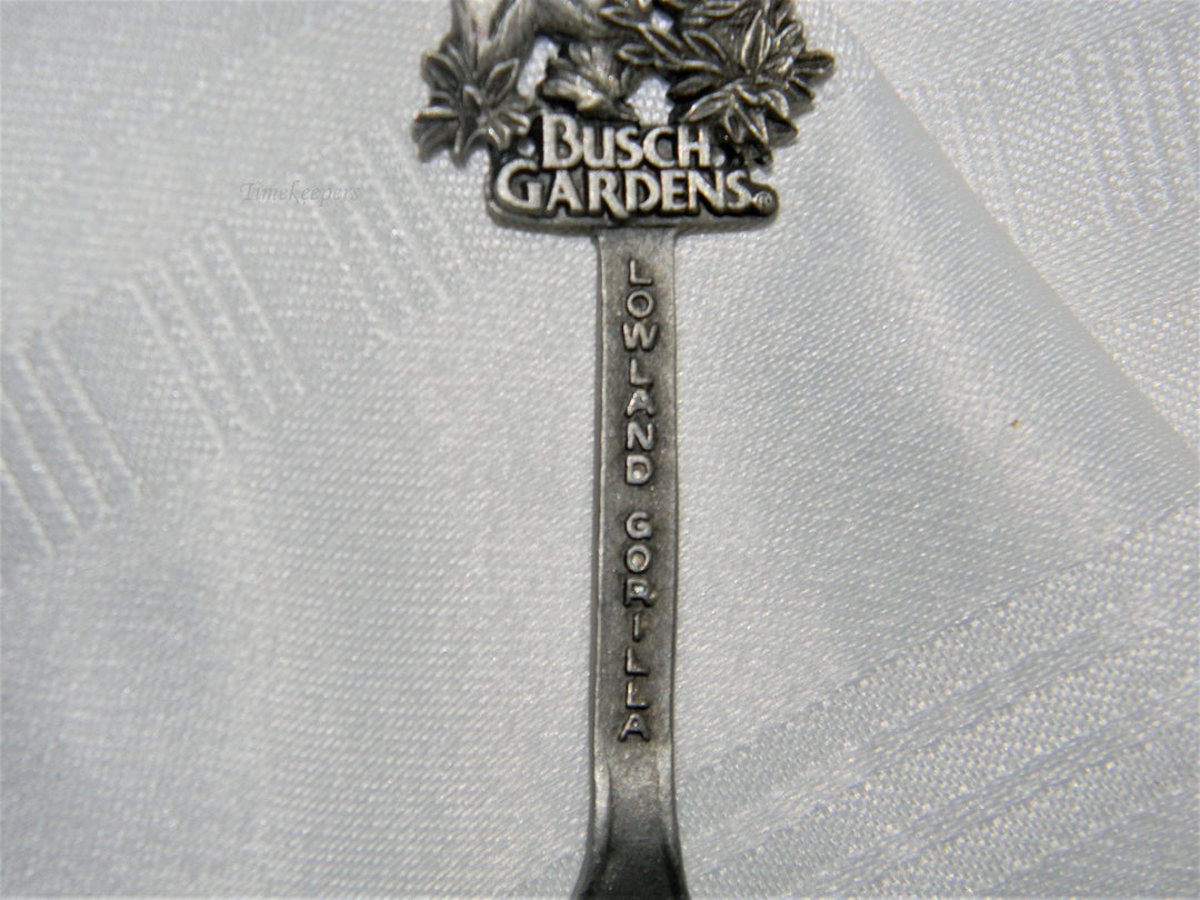 j673 Nice Preowned Pewter Collector Spoon Lowland Gorilla from Busch Gardens