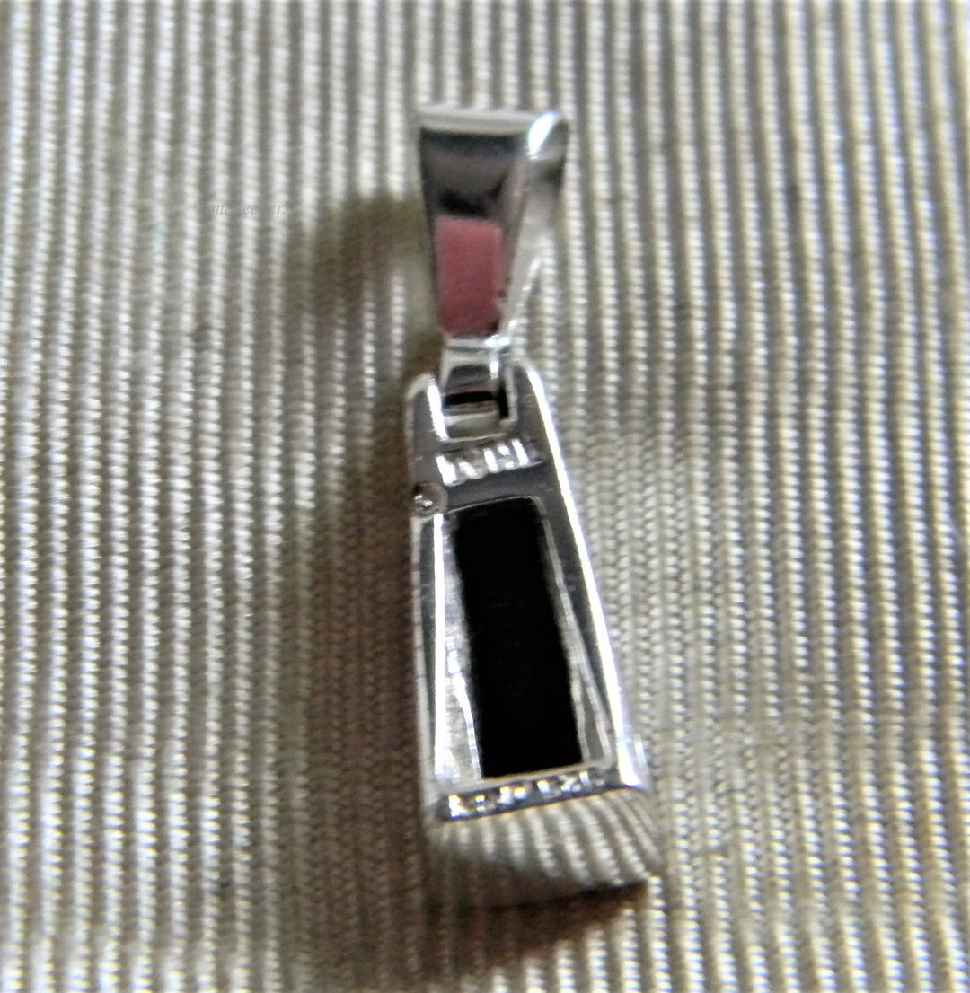 h891 Pretty Used Sterling Silver Trapezoid Pendant with Black Onyx