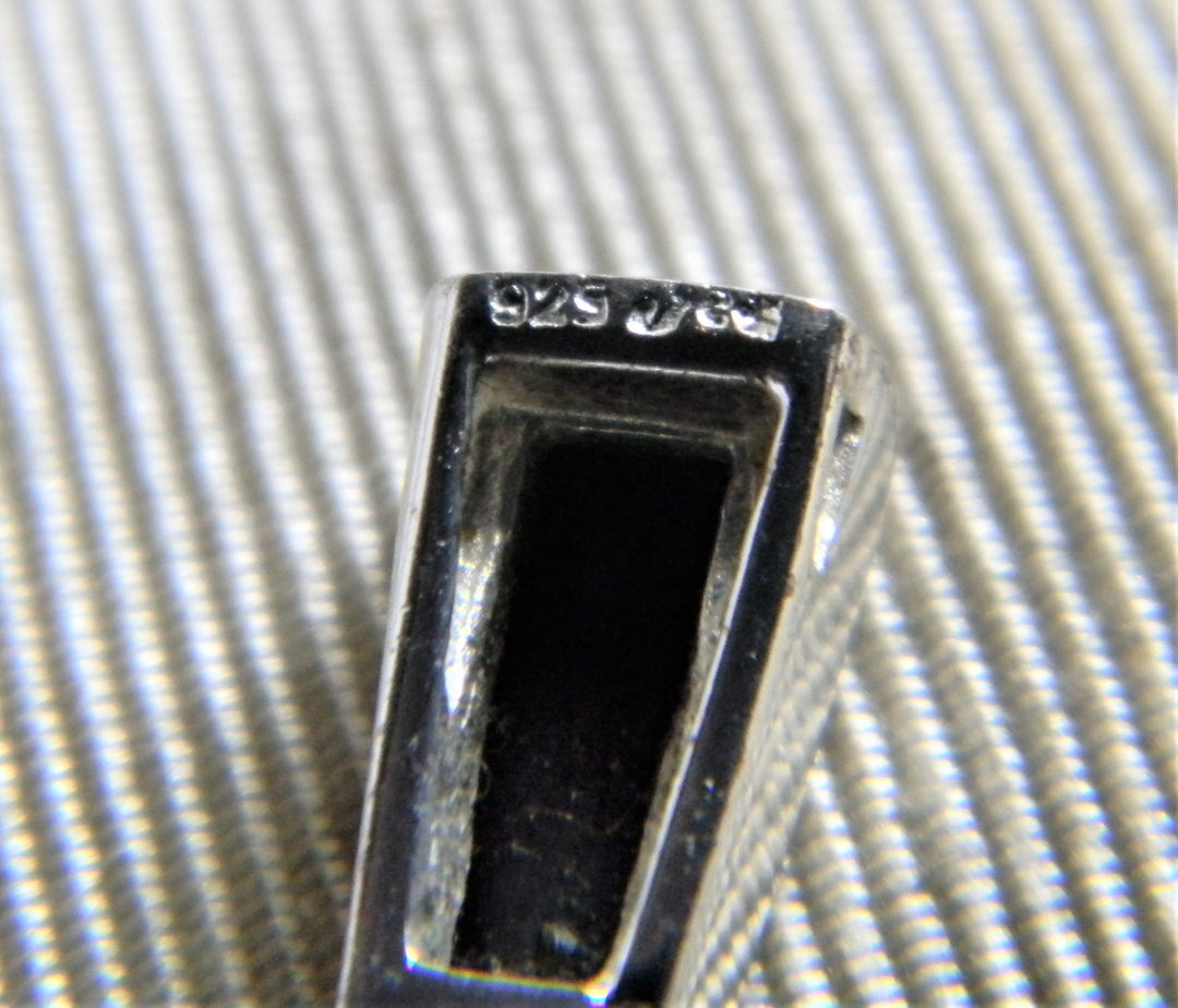 h891 Pretty Used Sterling Silver Trapezoid Pendant with Black Onyx