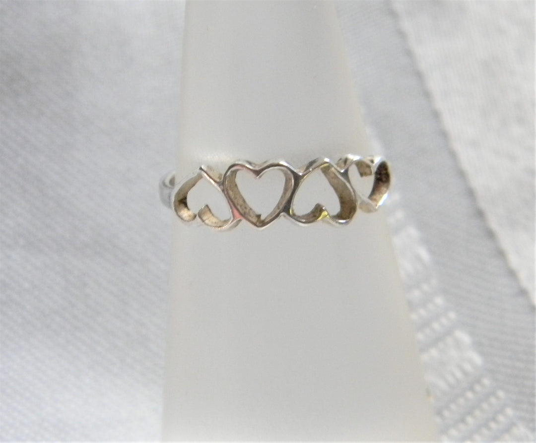 h892 Pretty Preowned Heart Sterling Silver Ring Size 5