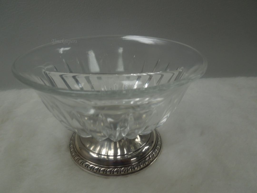 q593 Vintage Glass Pedestal Bowl with Divider and Sterling Silver Base