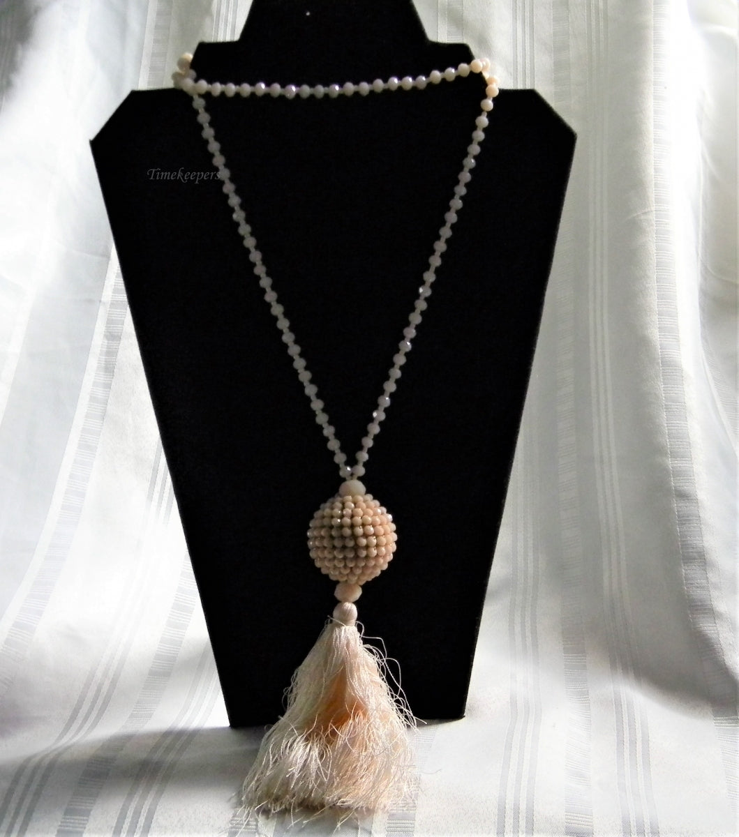 h920 Stunning Vintage Rose Quartz Beaded Necklace with Ball and Tassel