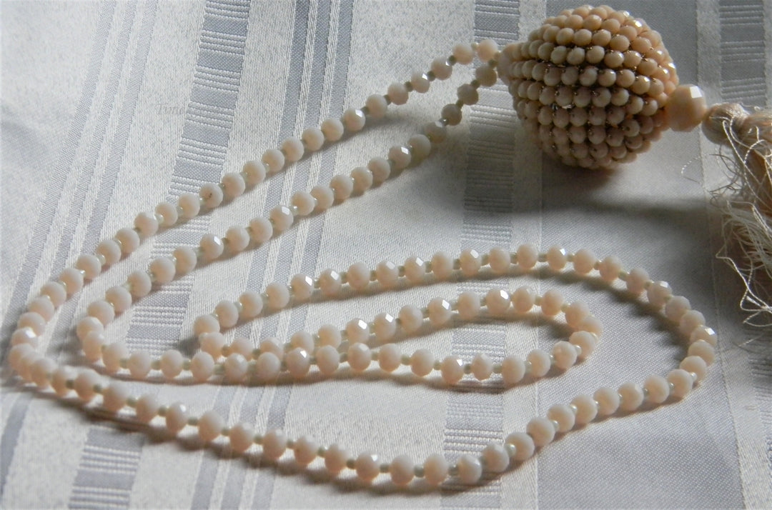 h920 Stunning Vintage Rose Quartz Beaded Necklace with Ball and Tassel