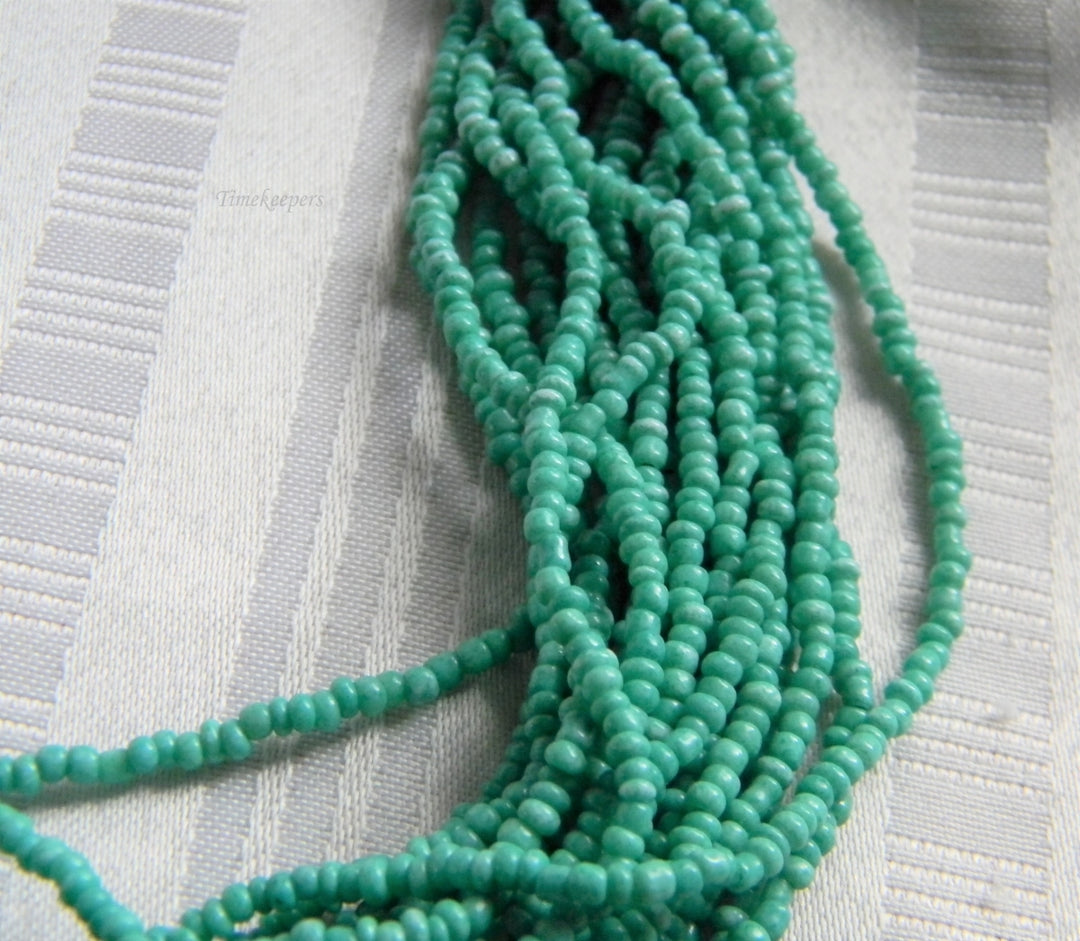 h921 Stunning Vintage Turquoise Colored Seed Bead Multi Strand Beaded Necklace