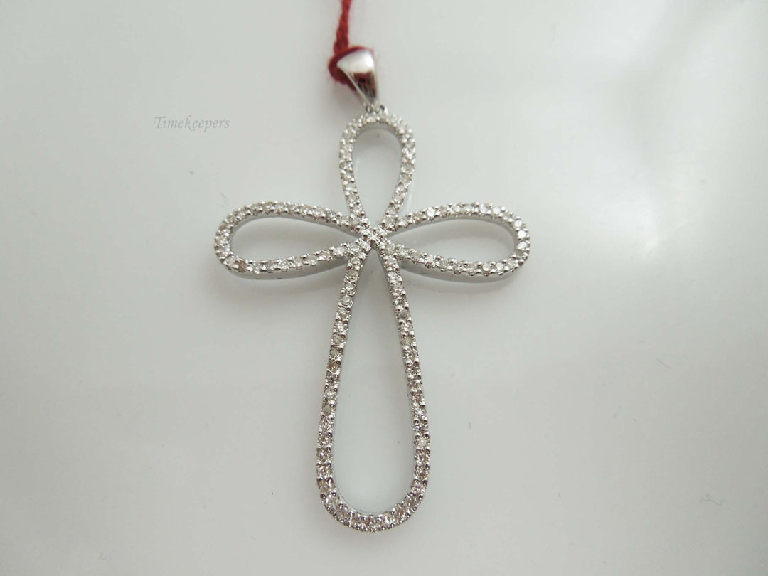 g556 Beautiful Ladies 14kt White Gold Diamond Cross Pendant