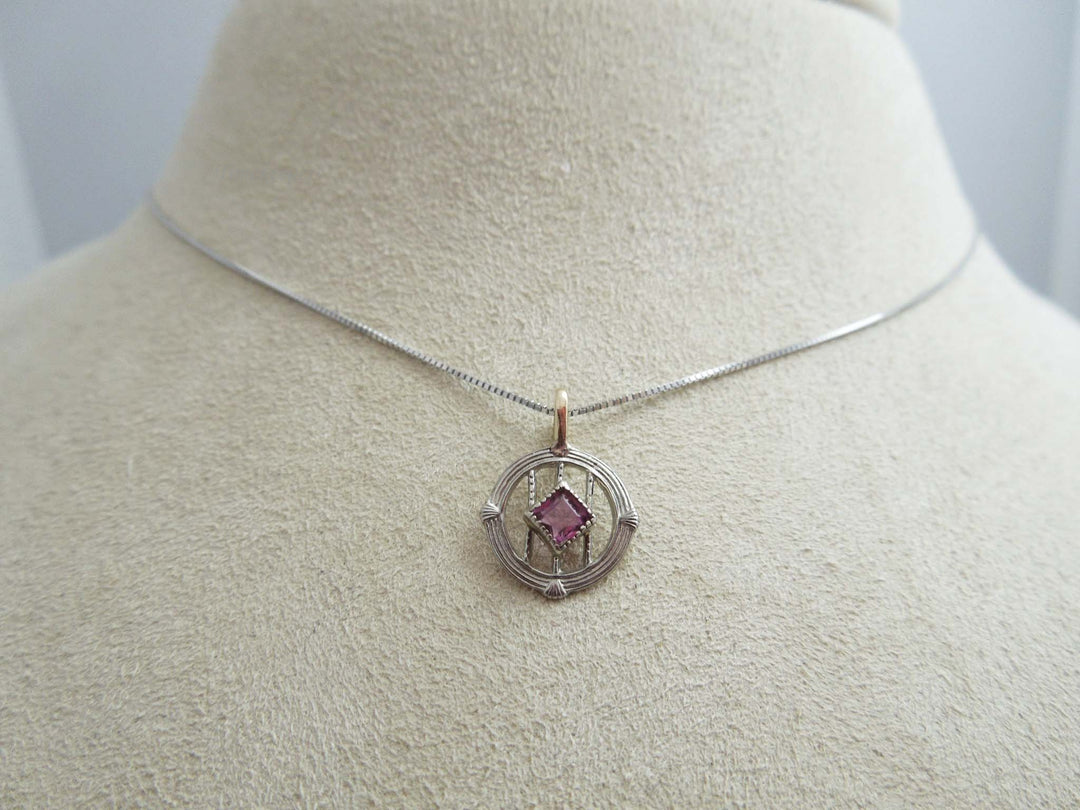 d996 Cute 10k White Gold Pink Stone Pendant