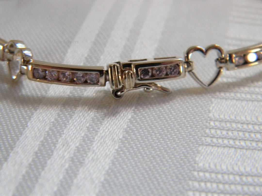 j715 Beautiful Vintage Sterling Silver Heart and Pink Stone Bracelet