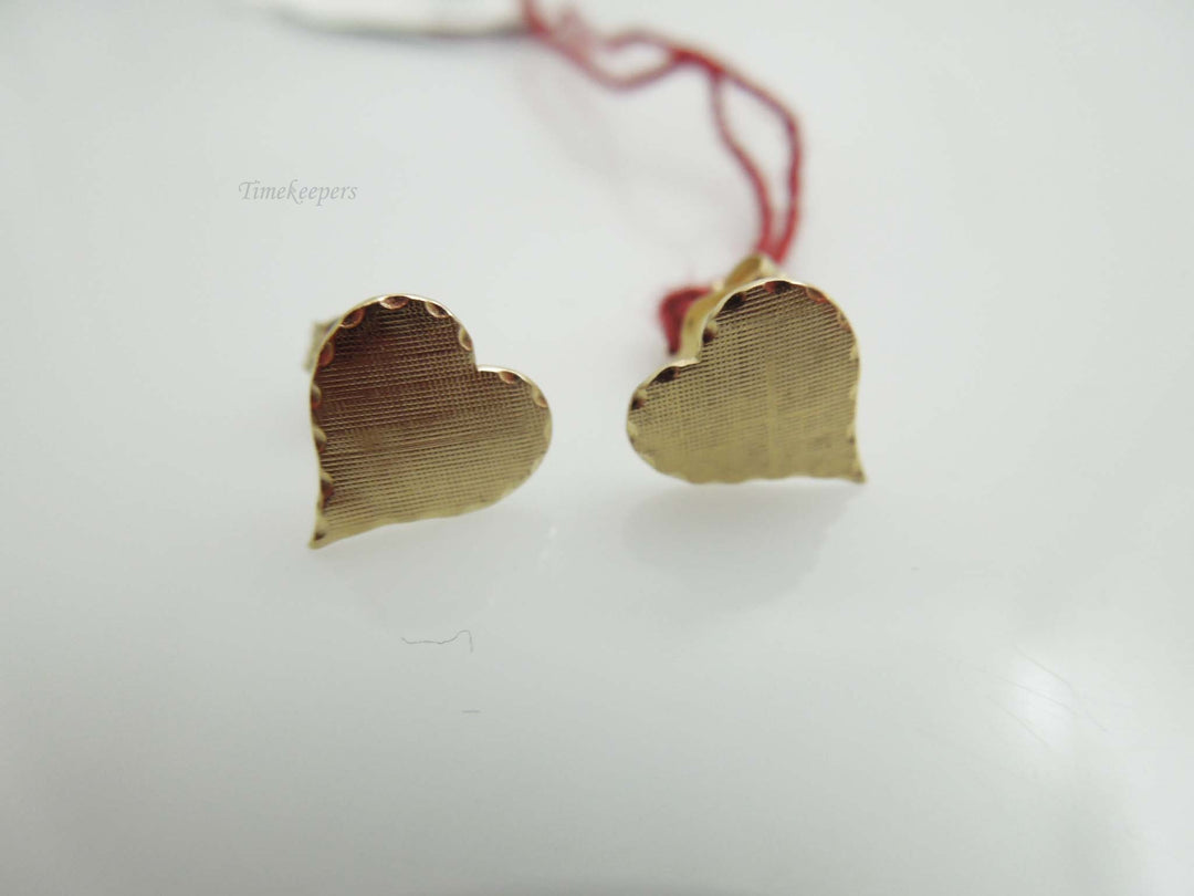 g600 Cute 14kt Yellow Gold Heart Shaped Stud Earrings