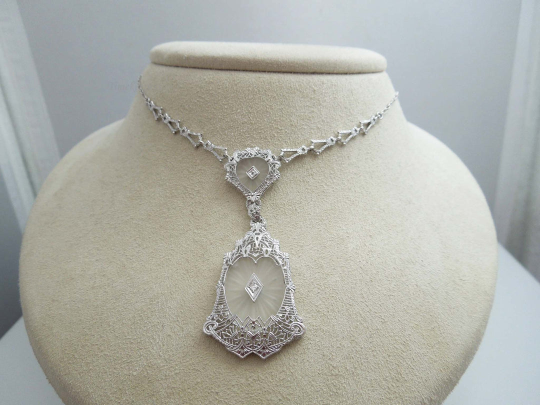 g610 Elegant Ladies 14kt White Gold Diamond Filigree Necklace Pendant