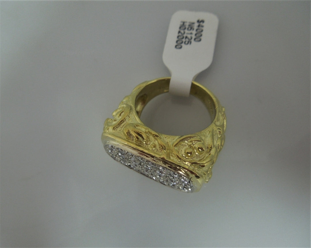 p136 Beautiful Men's Multi-Diamond Ring in 18k Yellow Gold Size 6.5