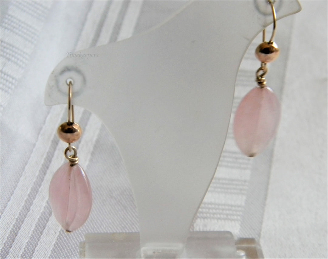 h698 Beautiful Gold Tone Dangle Earrings with Pink Ridged Stones