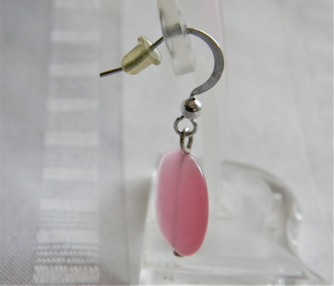 h699 Beautiful Silver Tone Dangle Earrings with Pink Oval Stones