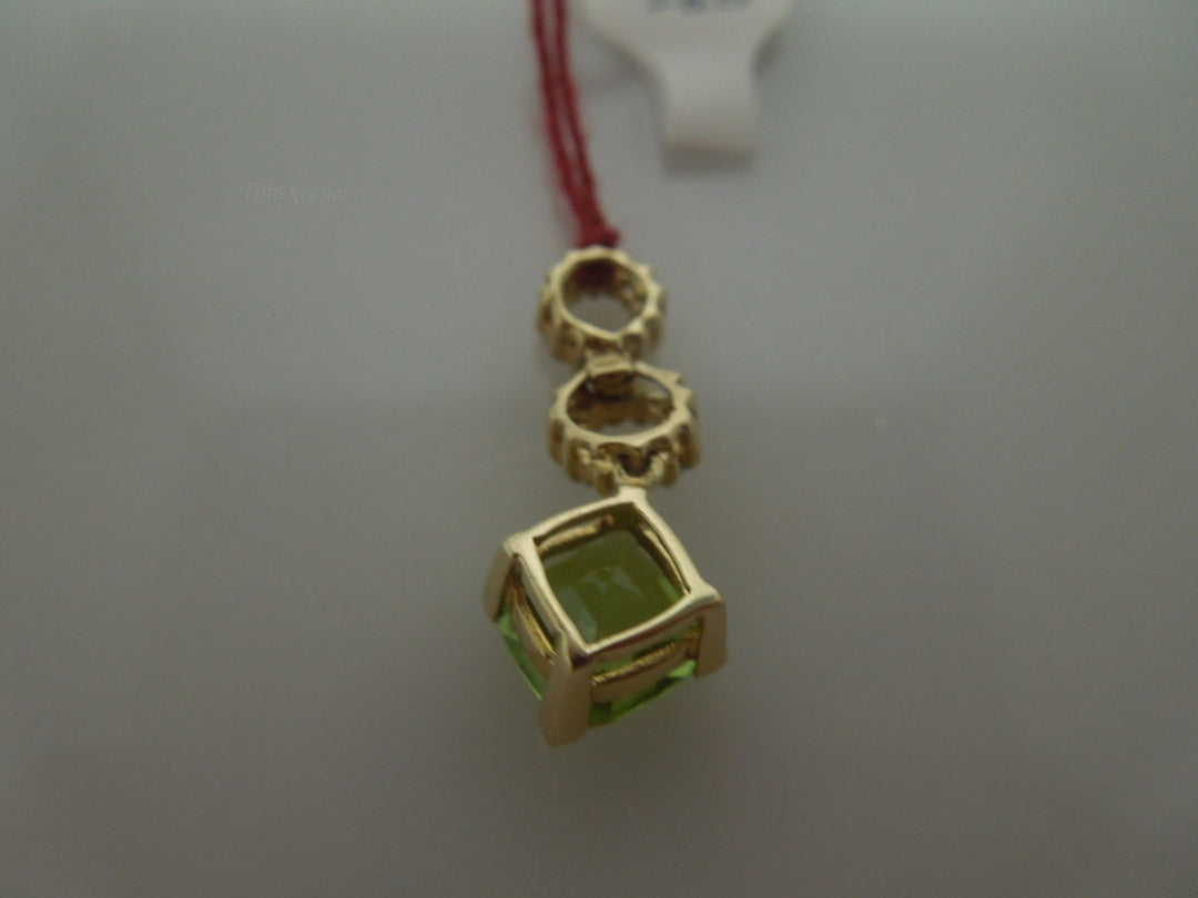 s124 10kt Yellow Gold Peridot Diamond Pendant 1.5g