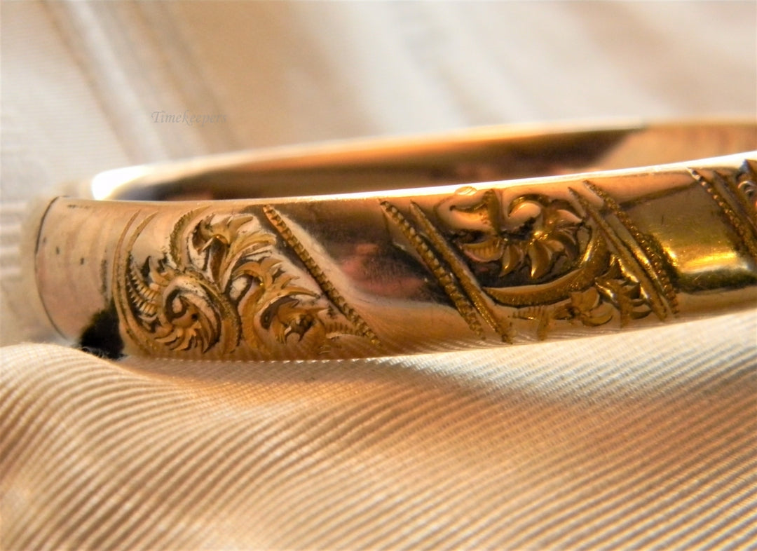 p009 Stunning Embossed Gold Filled Hinged Bangle Bracelet