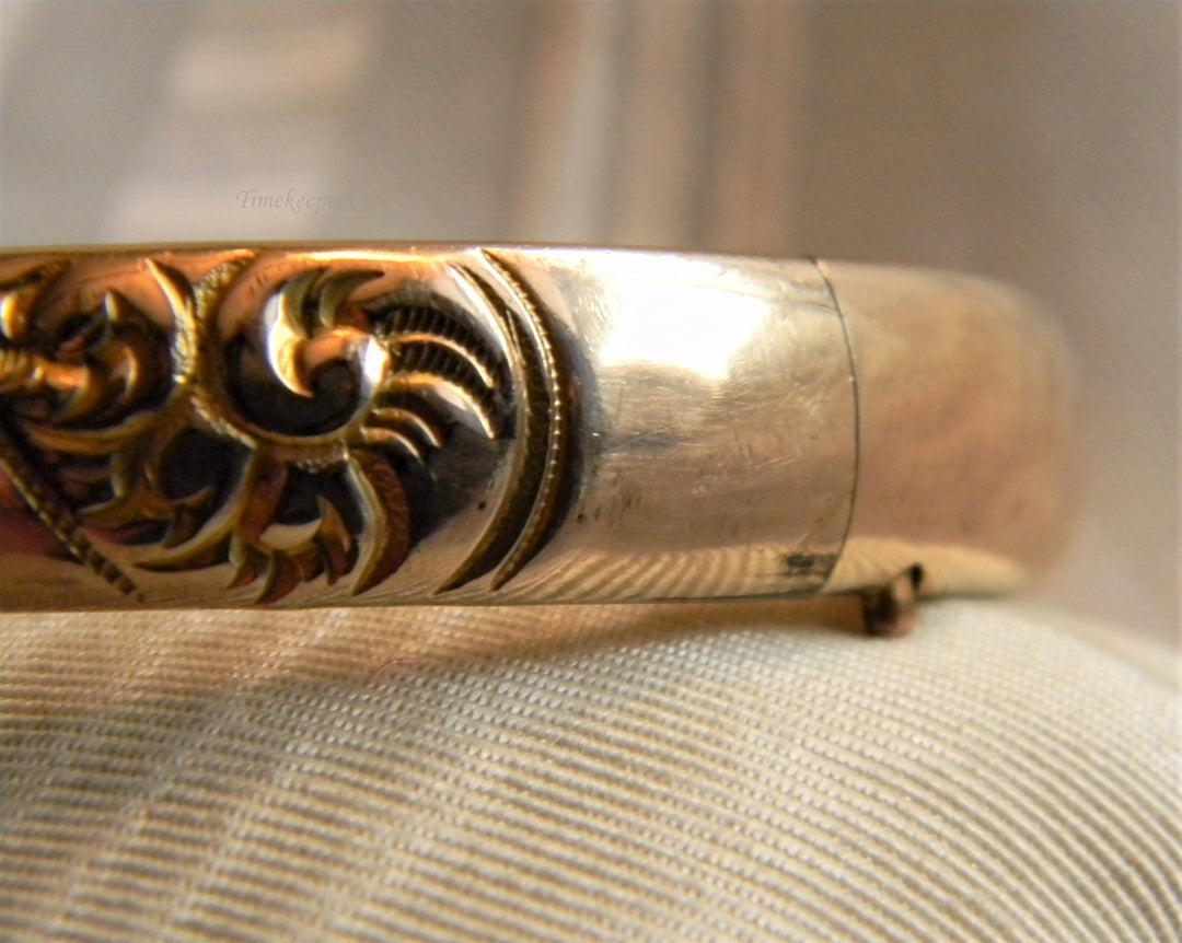 p009 Stunning Embossed Gold Filled Hinged Bangle Bracelet