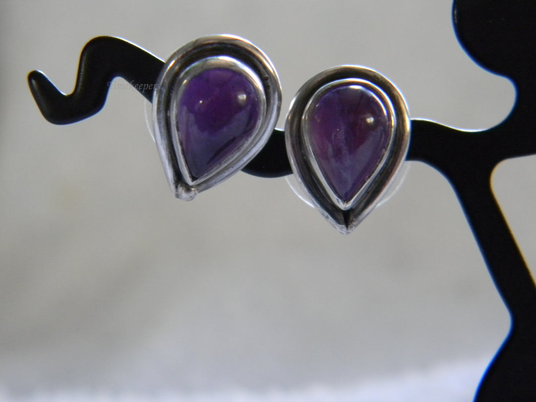 j792 Pretty Vintage Sterling Silver Stud Earrings with Purple Tear Drop Stones