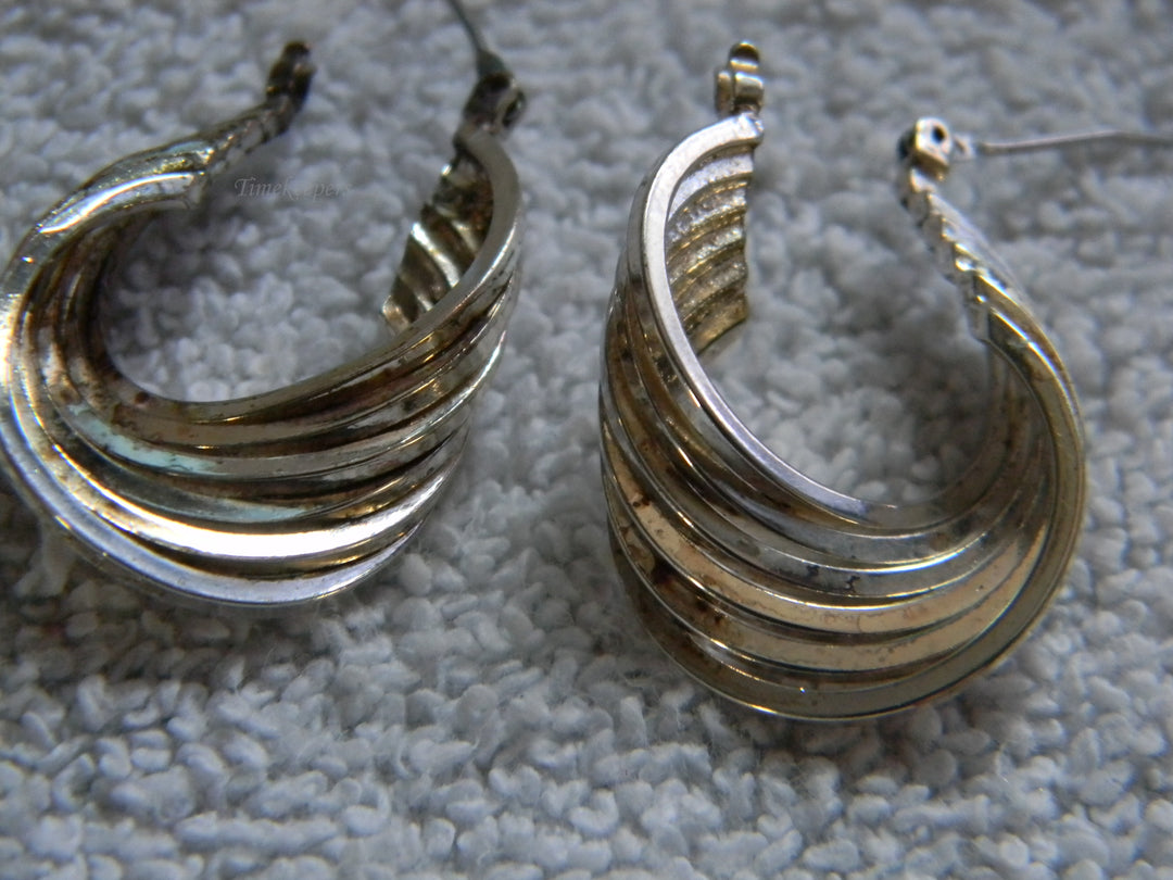 j794 Pretty Six Strand Silver Tone Hoop Earrings with Lever Closure