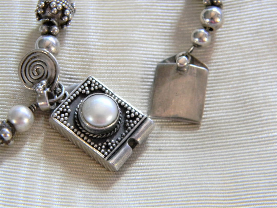 j799 Beautiful Beaded Sterling Silver Bracelet with Faux Pearls and Slide Clasp