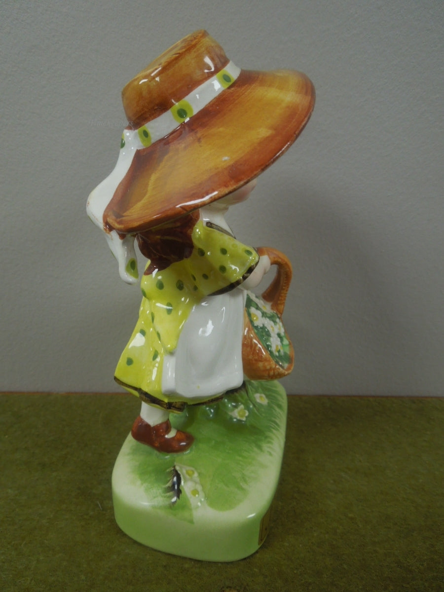 q804 1971 Holly Hobbie Figurine I Love You A Whole Bunch Japan American Greetings