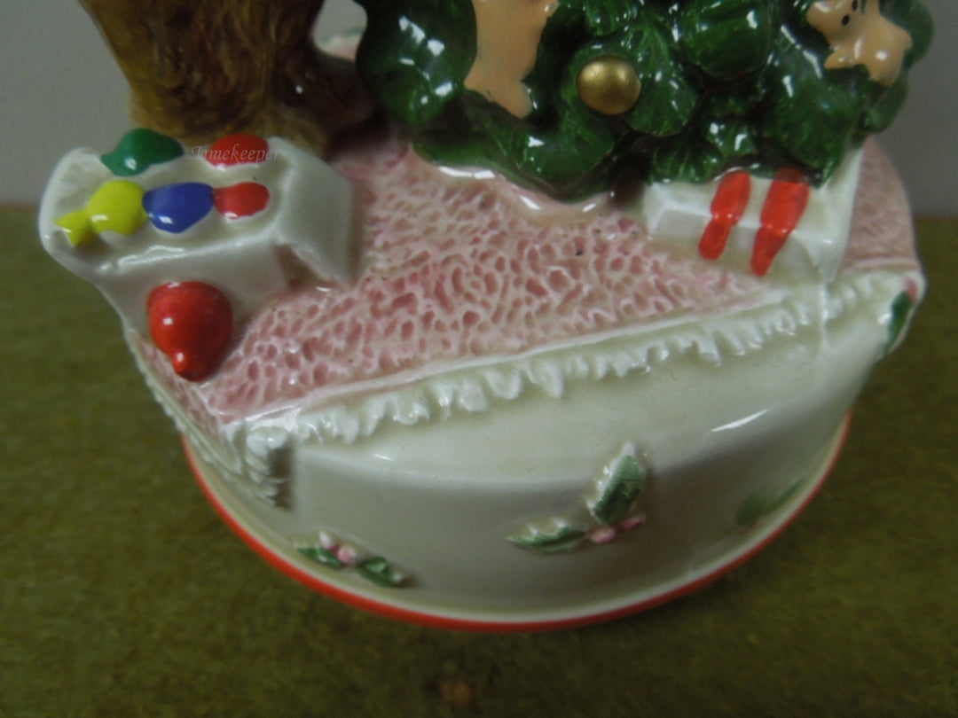 q803 Vintage Ceramic Christmas Tree Music Box Plays "We wish you a Merry Christmas"