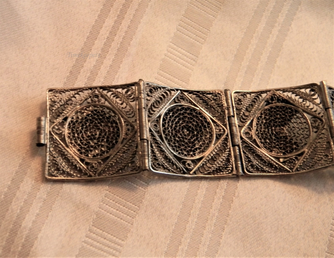 p043 Vintage Silver Plated Filigree Egyptian style Square Link Bracelet