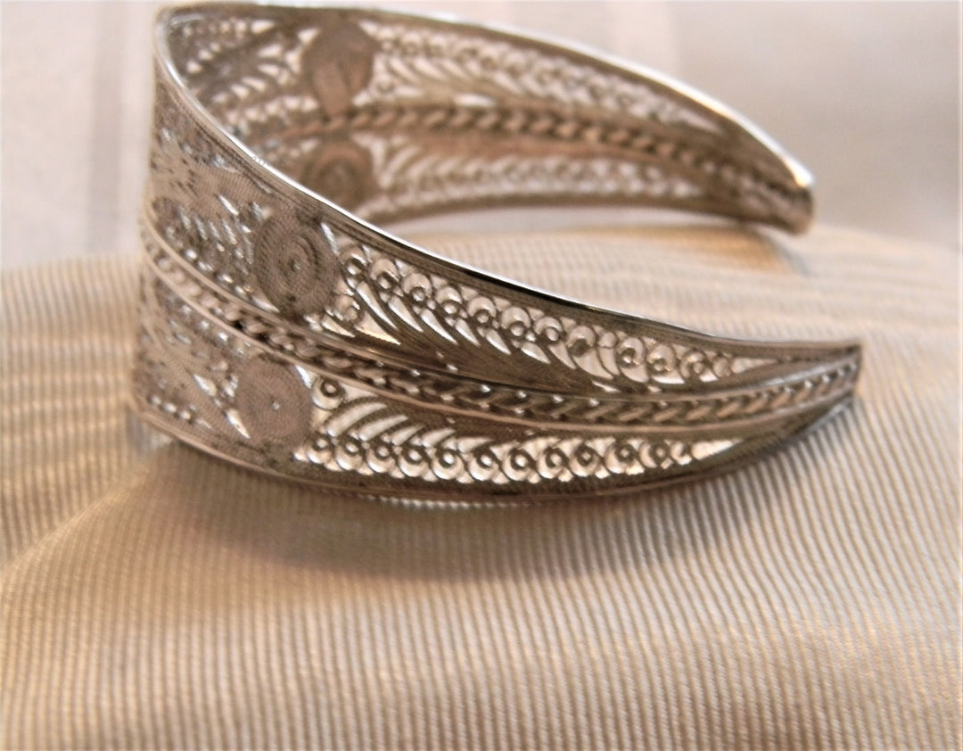 p044 Stunning Vintage 950 Silver Filigree Cuff Bracelet