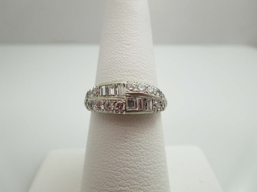 g729 Beautiful Ladies 14kt White Gold Diamond Ring