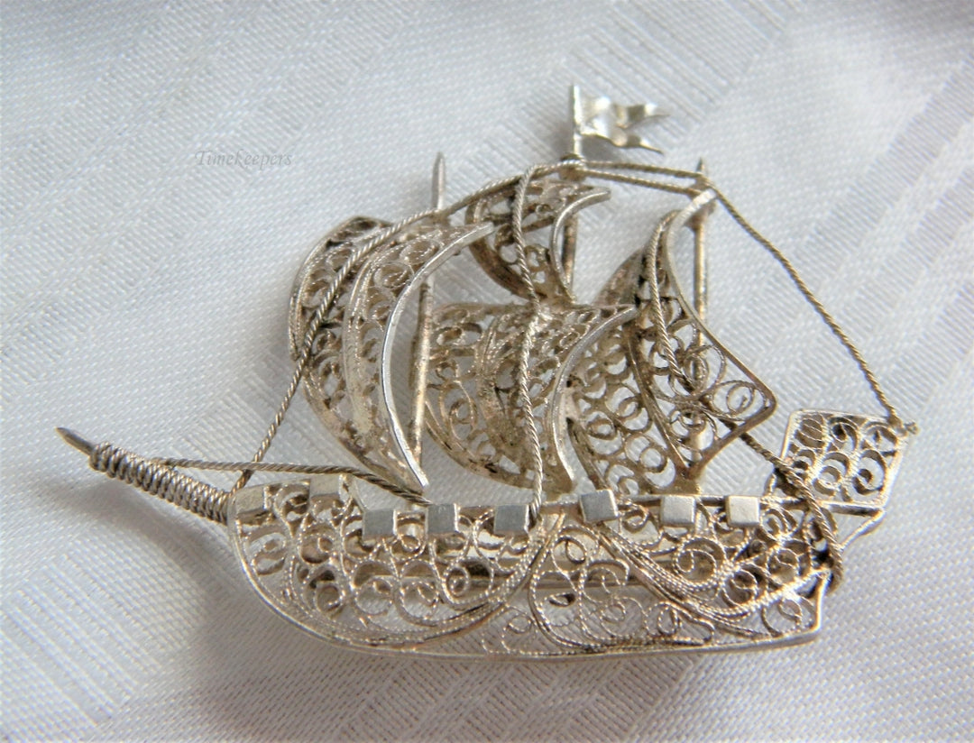 p054 Vintage Silver Filigree Wire Ship with Sails Brooch