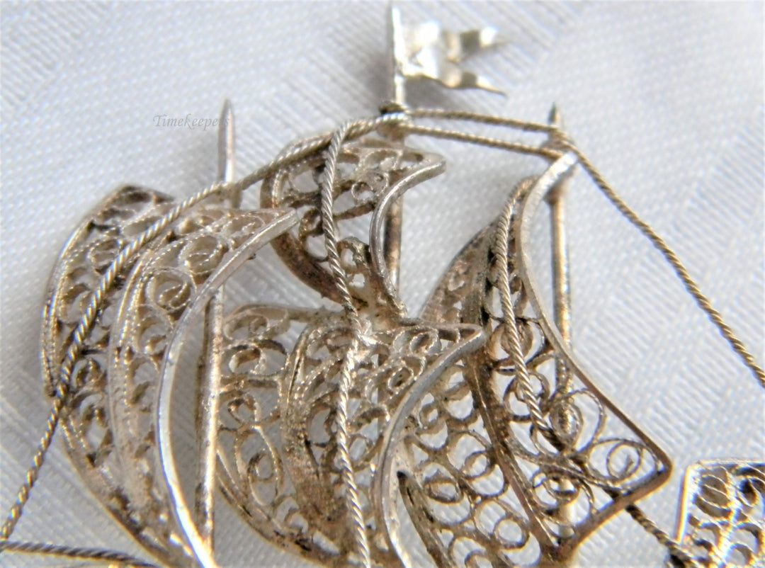 p054 Vintage Silver Filigree Wire Ship with Sails Brooch