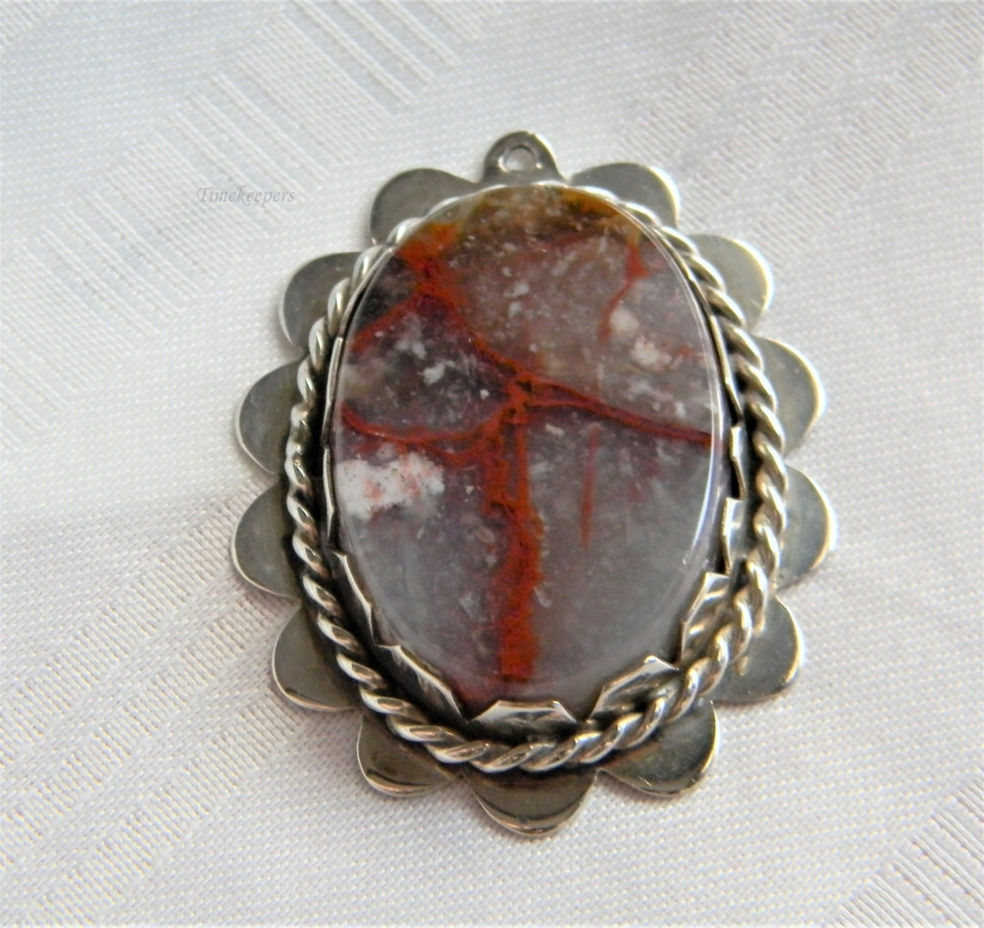 p058 Beautiful Vintage Sterling Silver Pendant with Quartz and Red Veins