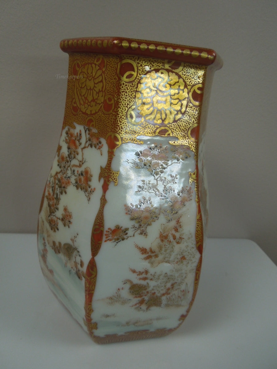 q818 Old Vintage Chinese Hexagonal White Gold Orange Ceramic Vase Enamel Floral