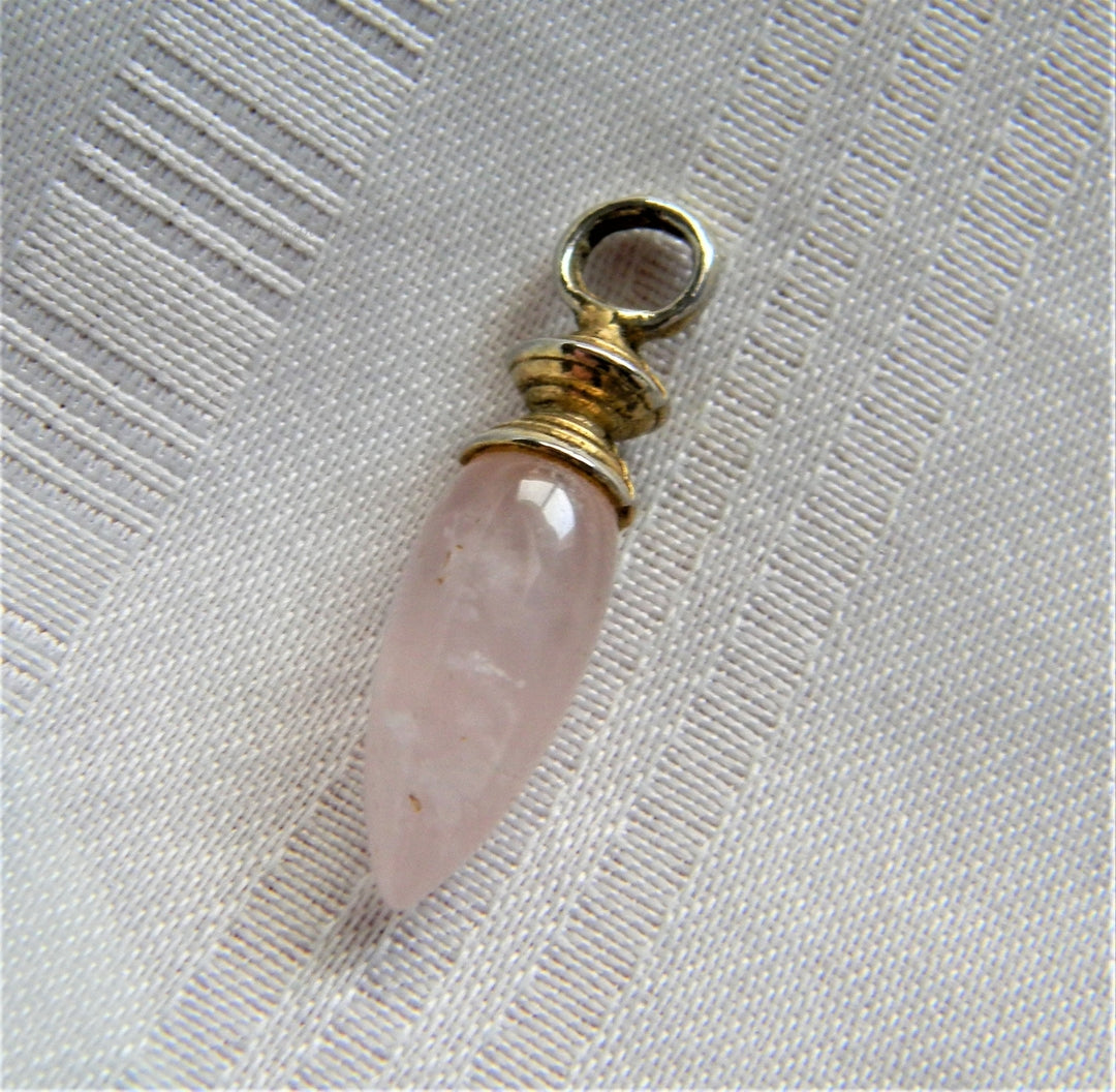 p061 Beautiful Unique Pink Glass Sphere shaped Pendant in Gold Tone