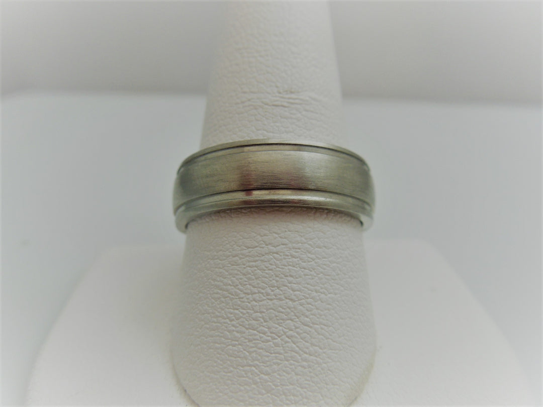 g768 Simple Men's Titanium Wide Wedding Band Size 10