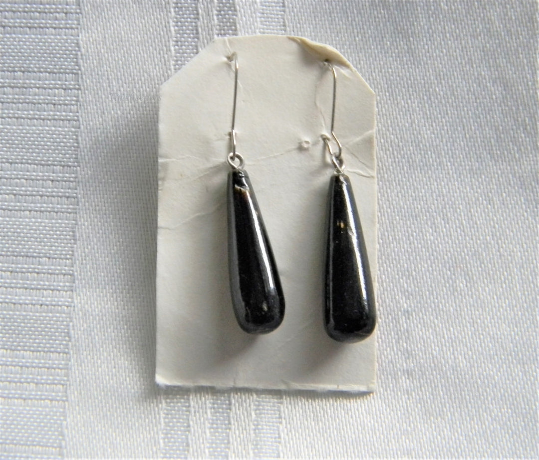 p103 Nice Preowned Black Porcelain Earrings on Silver Tone Wires