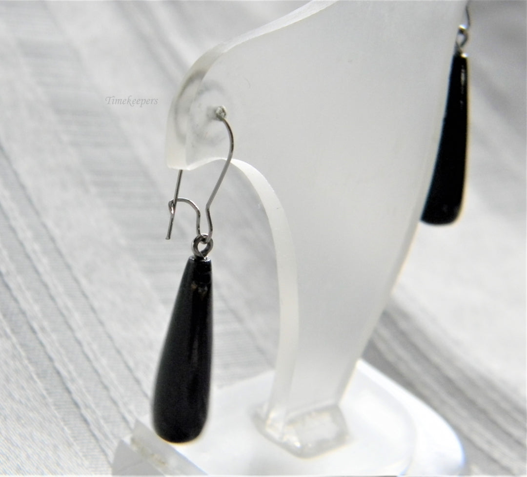 p103 Nice Preowned Black Porcelain Earrings on Silver Tone Wires