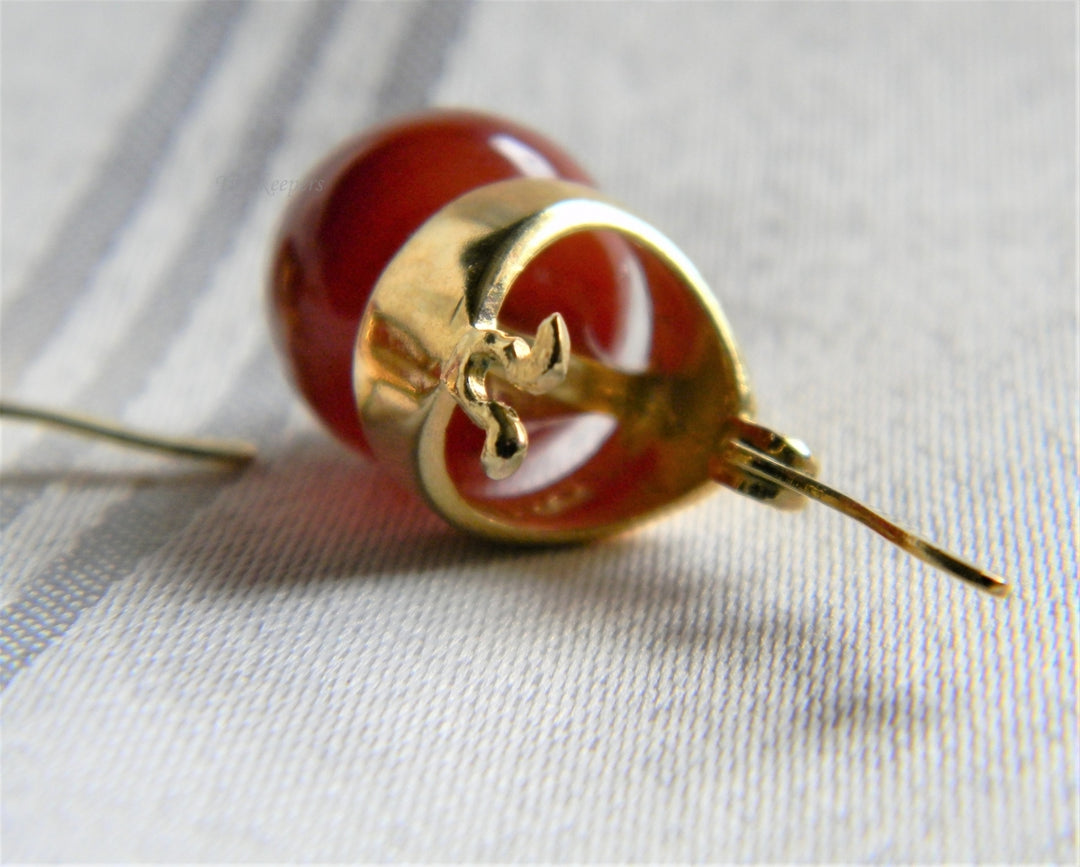 p108 Pretty Gold Tone Drop Earrings with Glass Orange Marble