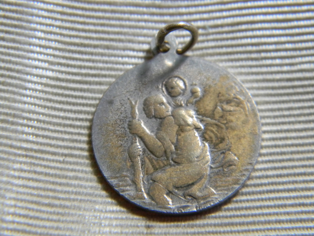 j865 Nice Religious Catholic Pope Medal Charm or Pendant in Silver Tone