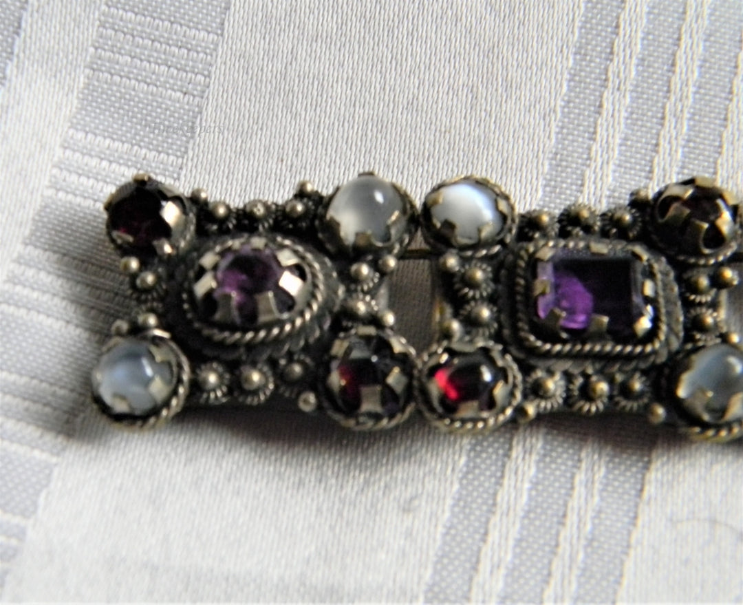 p121 Beautiful Silver Link Bracelet with White Purple and Red Rhinestones