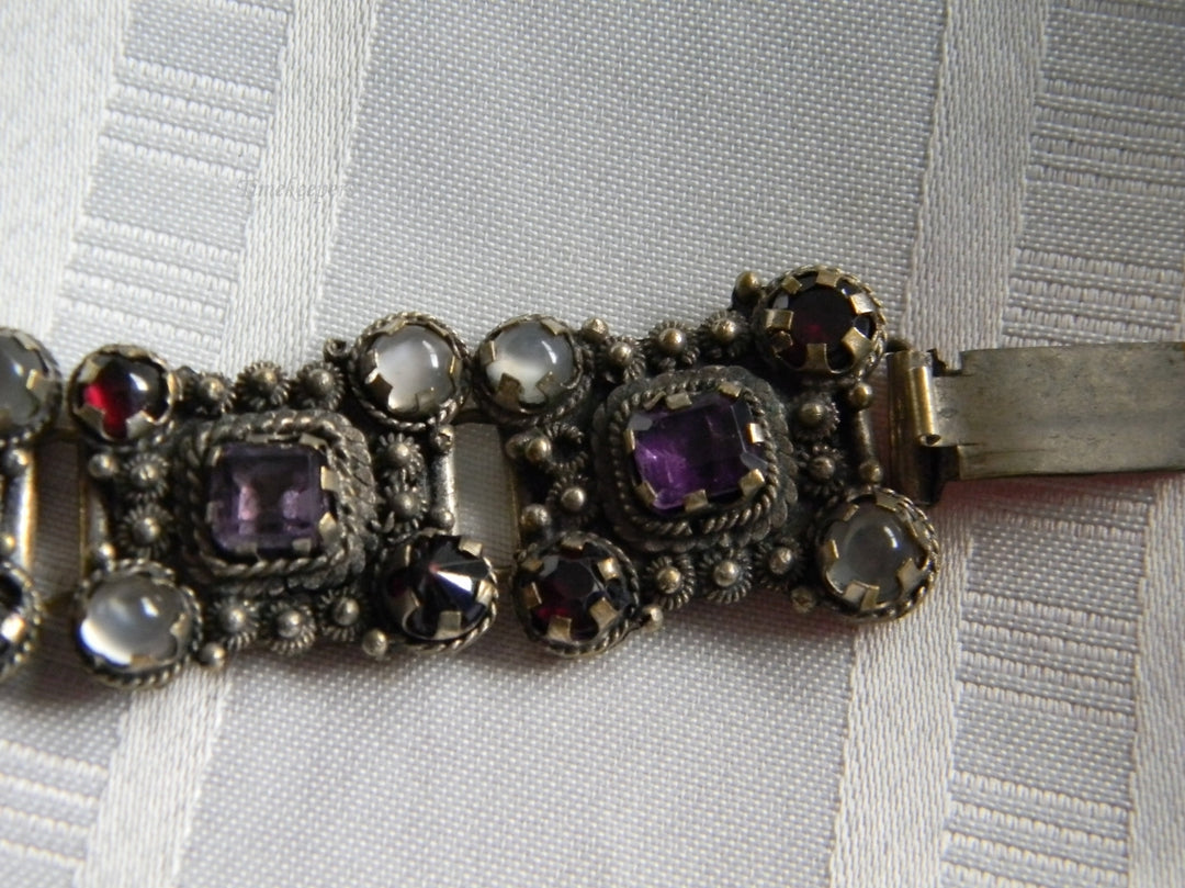 p121 Beautiful Silver Link Bracelet with White Purple and Red Rhinestones