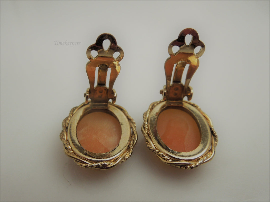 g803 Beautiful Vintage Gold Filled Cameo Clip On Earrings