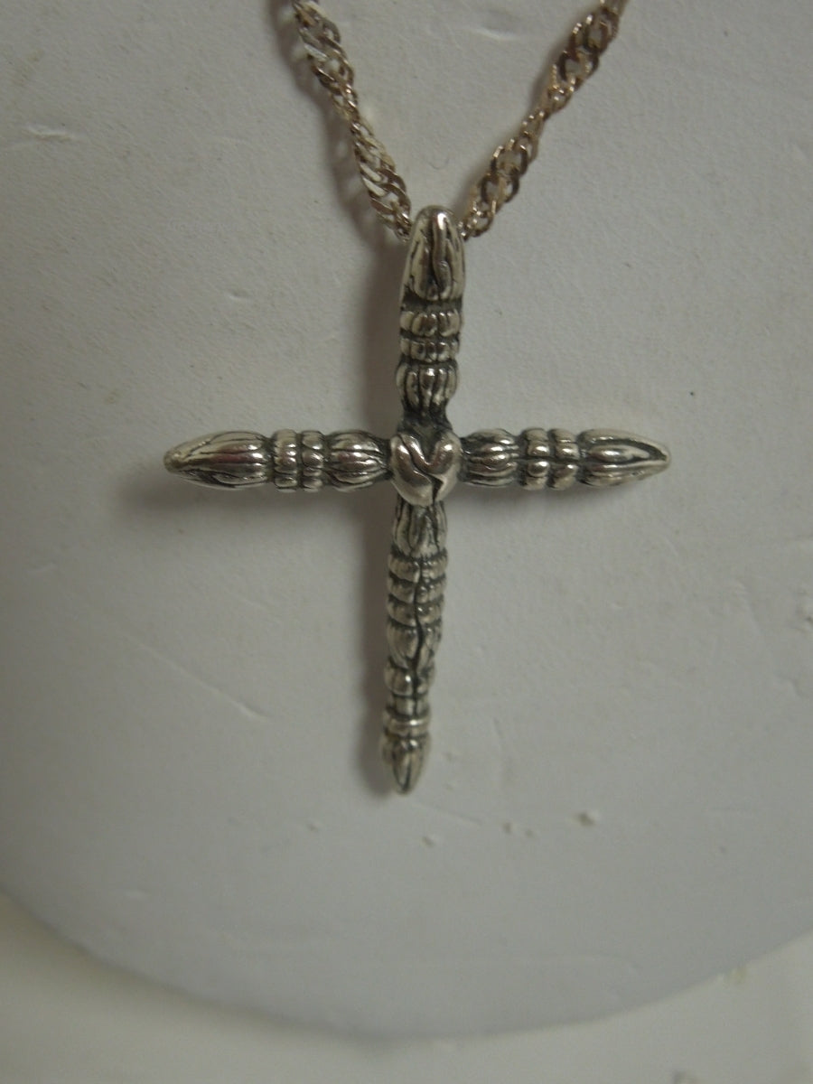 s275 Vintage Sterling Silver Cross Pendant Necklace in Solid Sterling Silver  